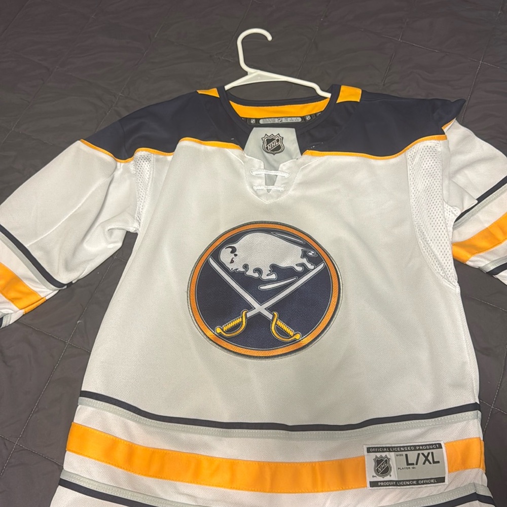 Buffalo Sabers jersey NWT